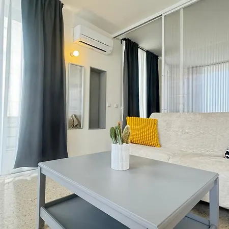 Estudio Con Piscina Alicante